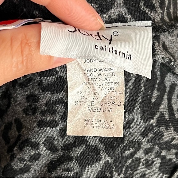 Long-sleeved V-neck gray and black leopard print rhinestone embellishments S M - Picture 7 of 10